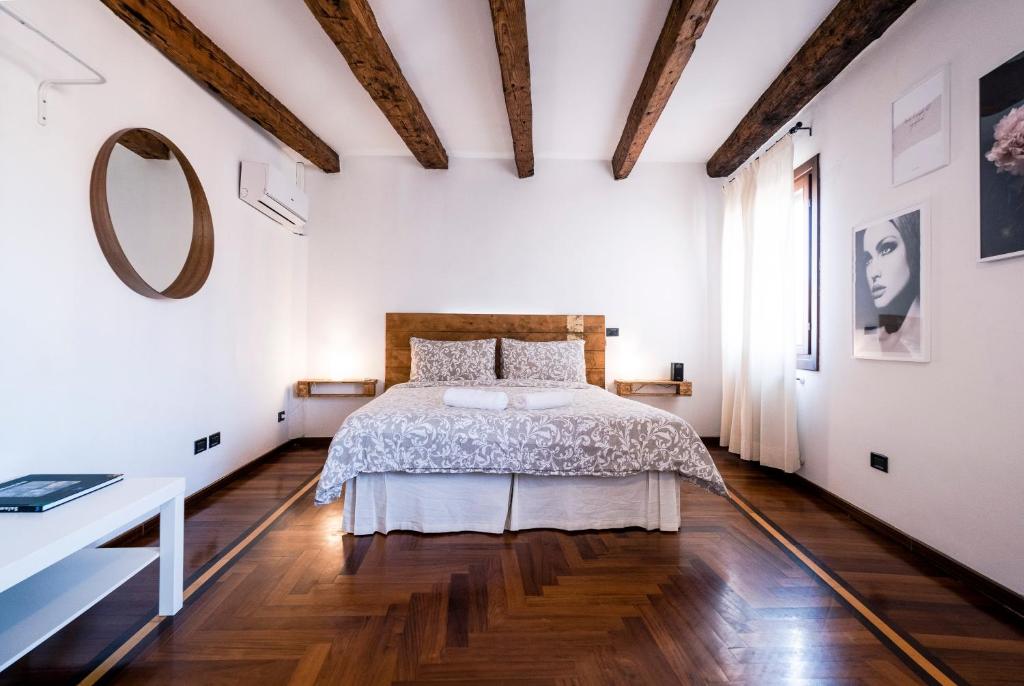 Camera Deluxe con letto matrimoniale